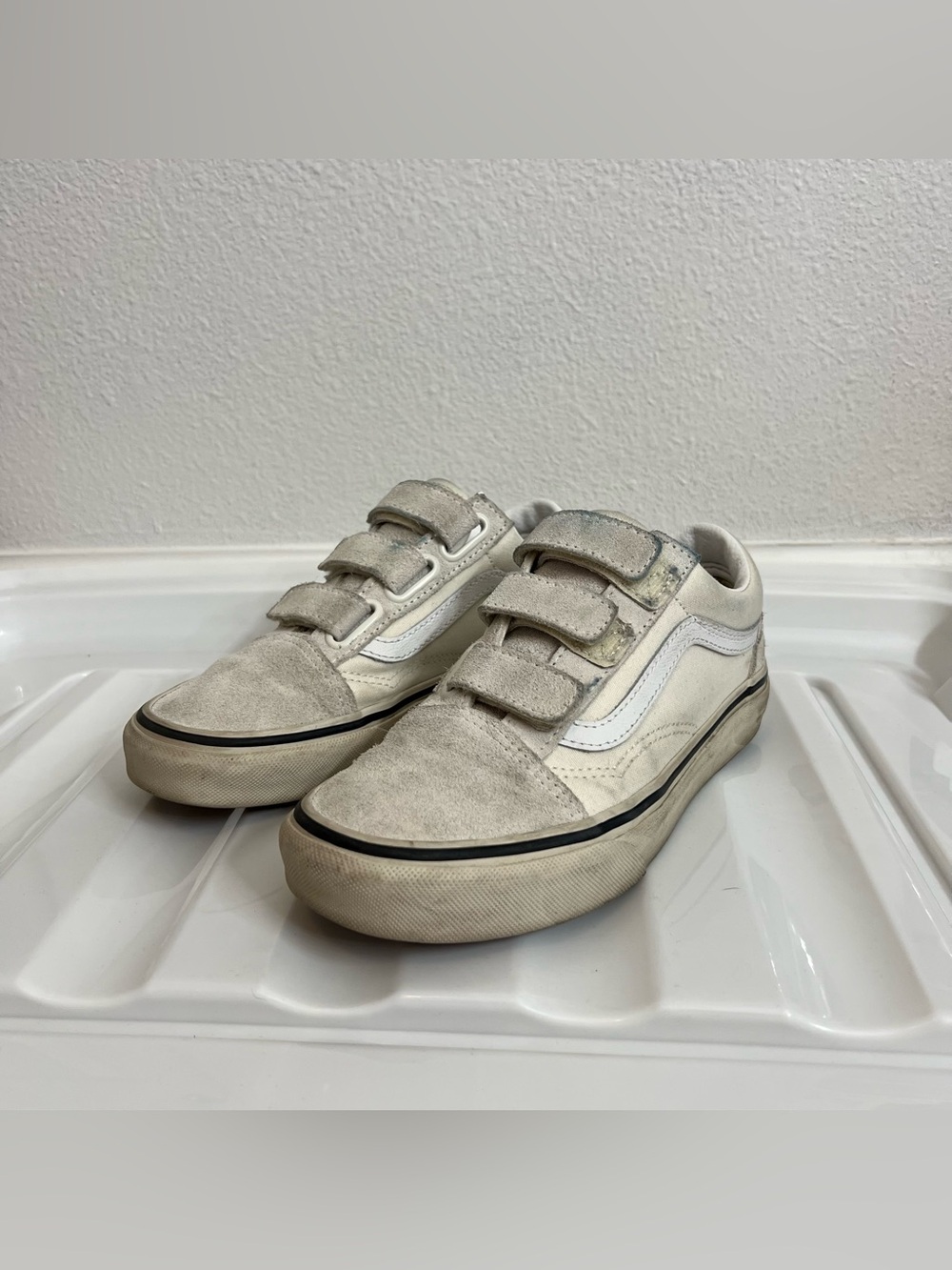 VANS White/Cream Velcro Old Skool Sneakers